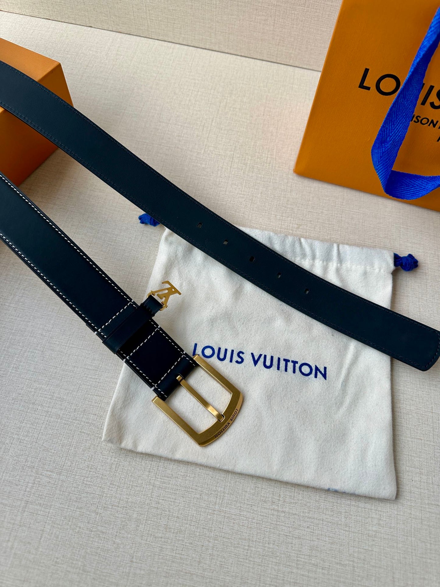 1WE161PDE Stylish High quality belt With full package