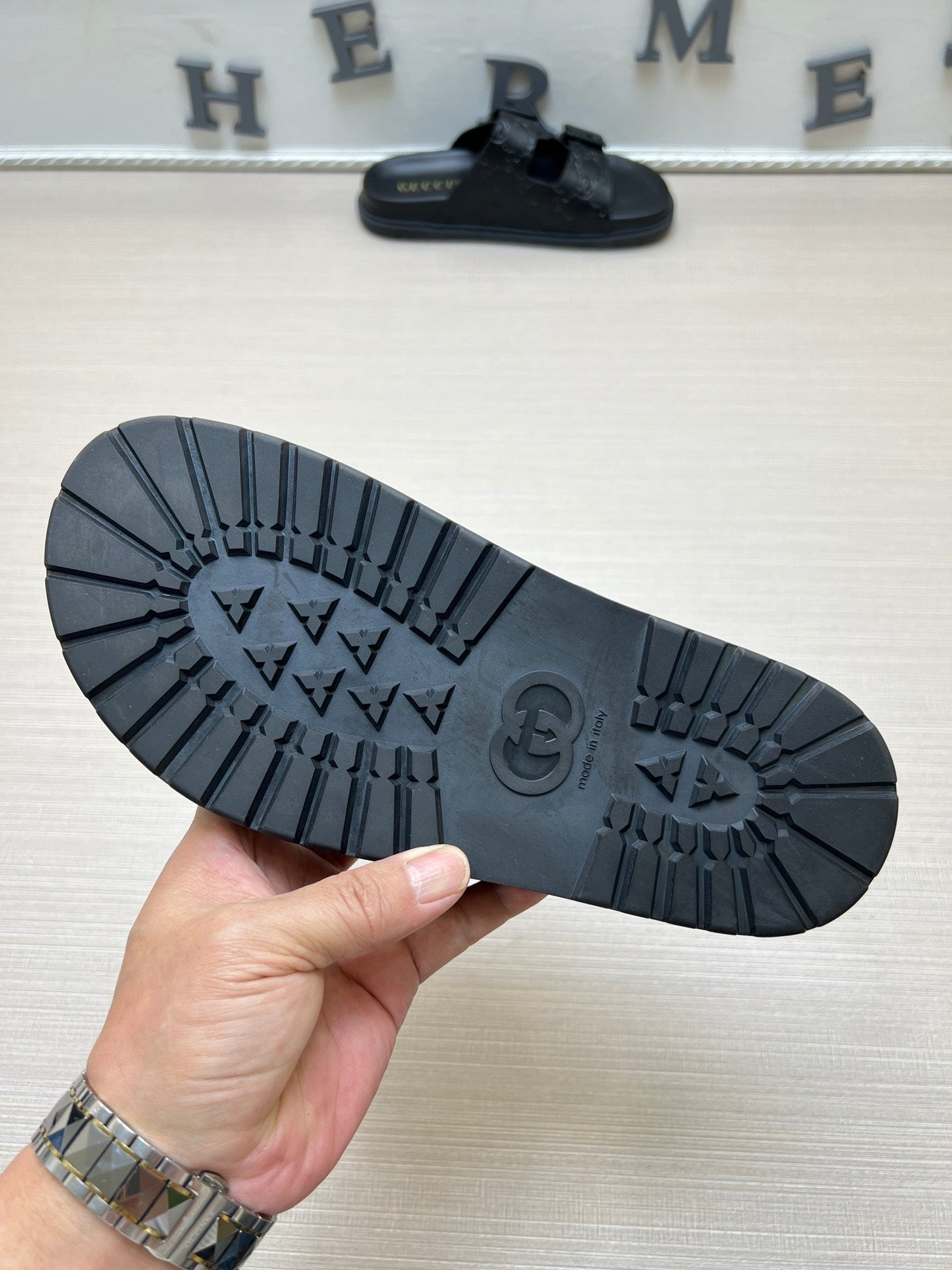 54B91ZDE Stylish slippers