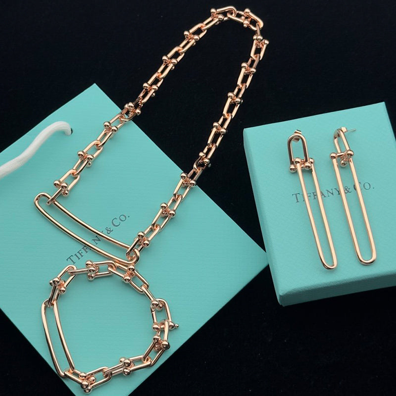 8XT33XDE Stylish Earring Bracelets Necklaces