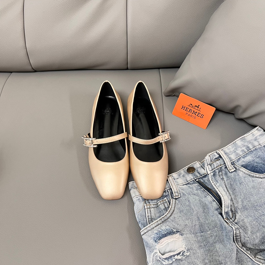 1JE1ZDE Stylish leather boots