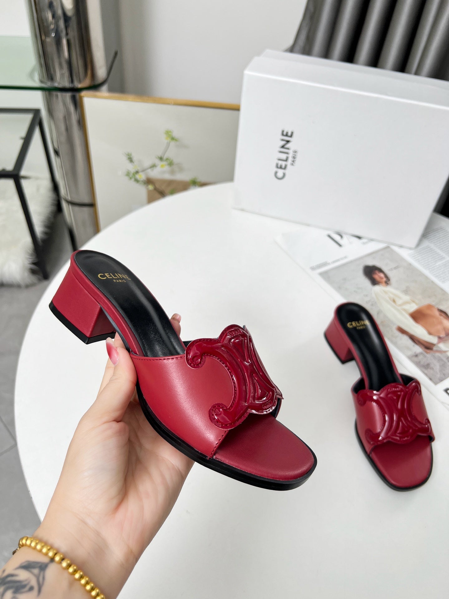 255QA51ZDE Stylish leather shoes