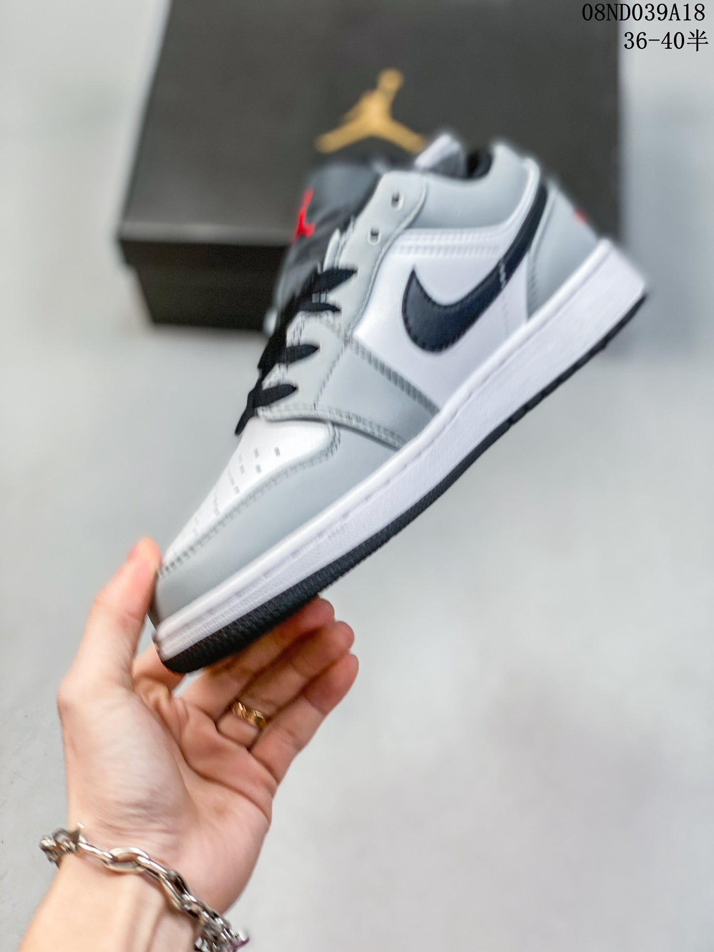 4YN55ZDE Stylish Sneakers (No Box, August-October Big Sale)