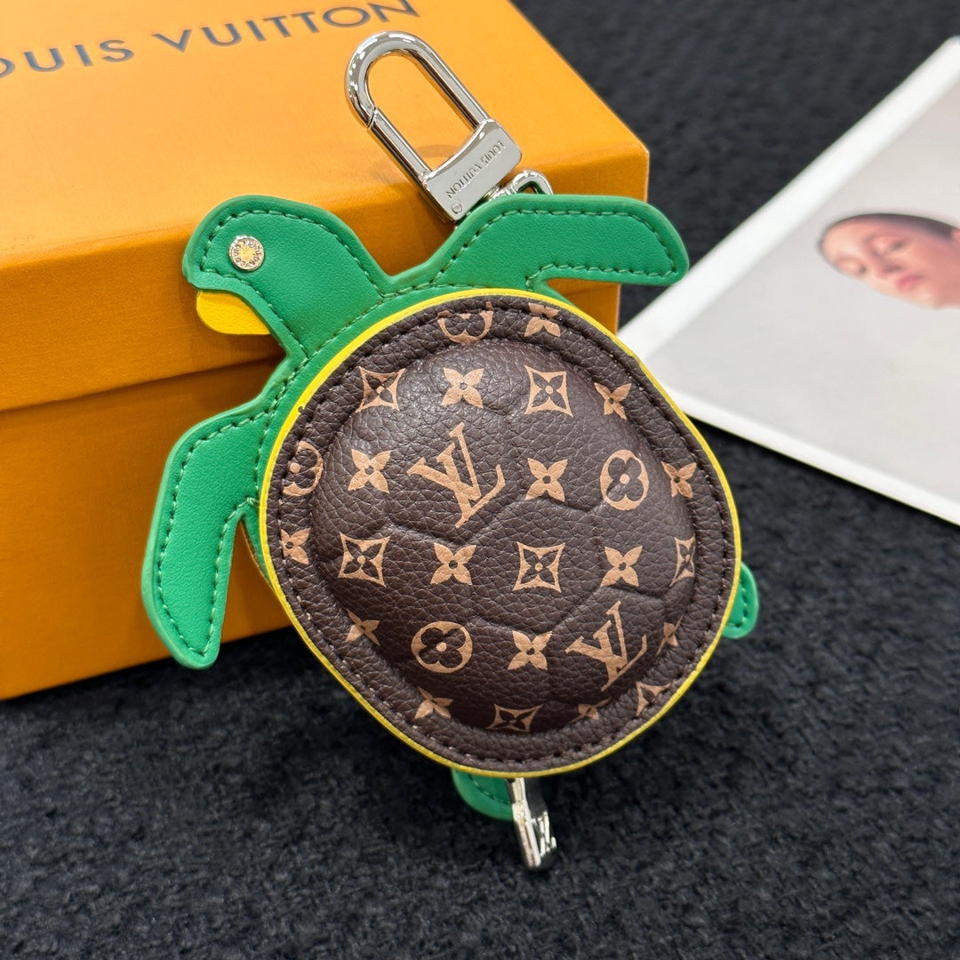 14E25ADE Stylish key closure