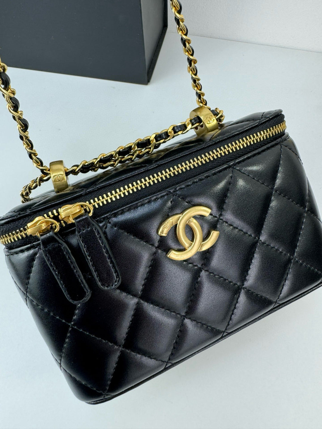 155XC27BDE Stylish leather bag