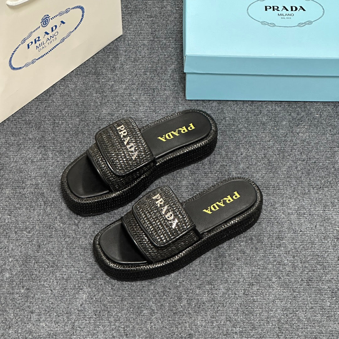 14PD24ZDE Stylish slippers