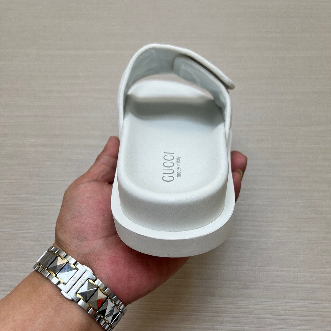5LB230ZDE Stylish Slippers