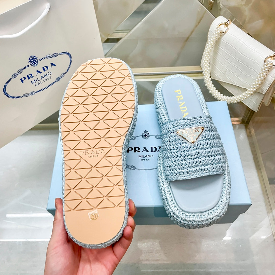 14PD22ZDE Stylish slippers