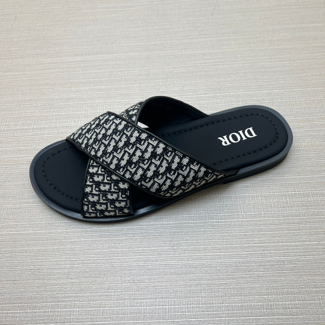 54D81ZDE Stylish slippers