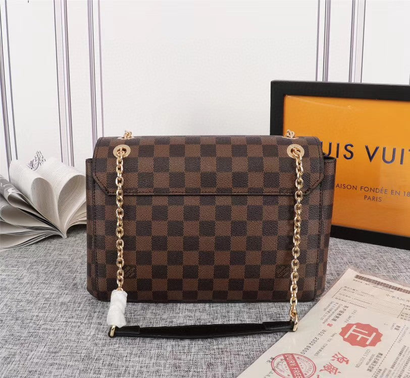 2XE52BDE Stylish leather bag
