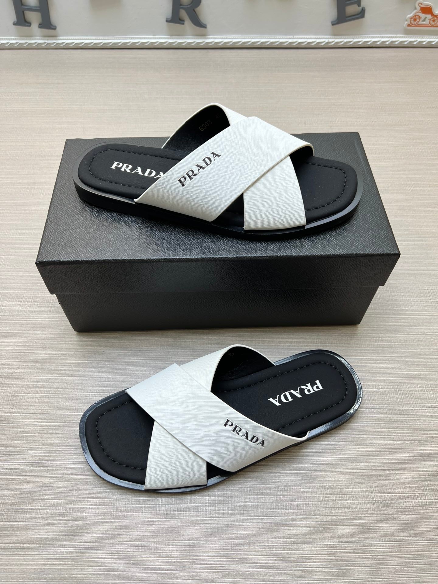 54PD73ZDE Stylish slippers