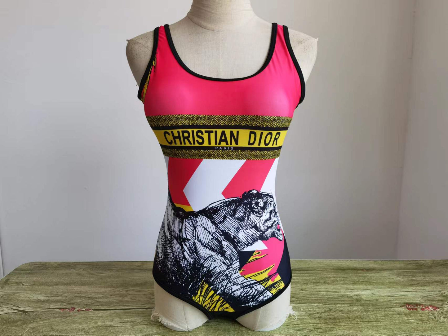 14D158YDE Stylish Bikini swimsuit