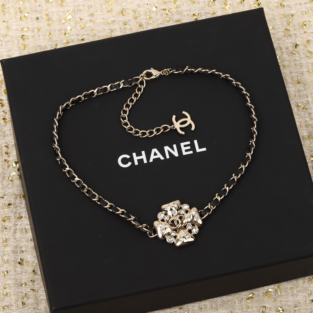 175RC91XDE Stylish Necklace