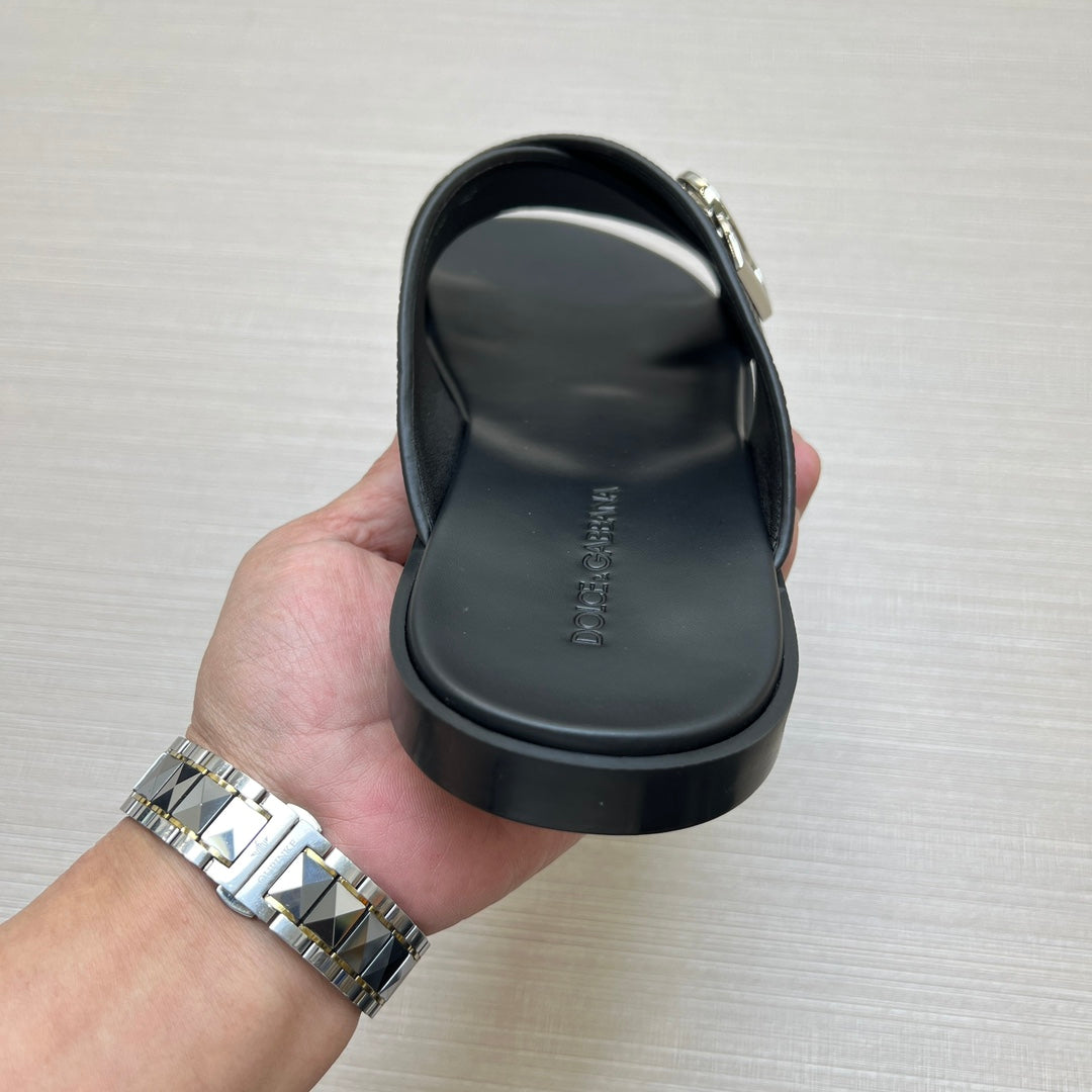 54A101ZDE Stylish slippers