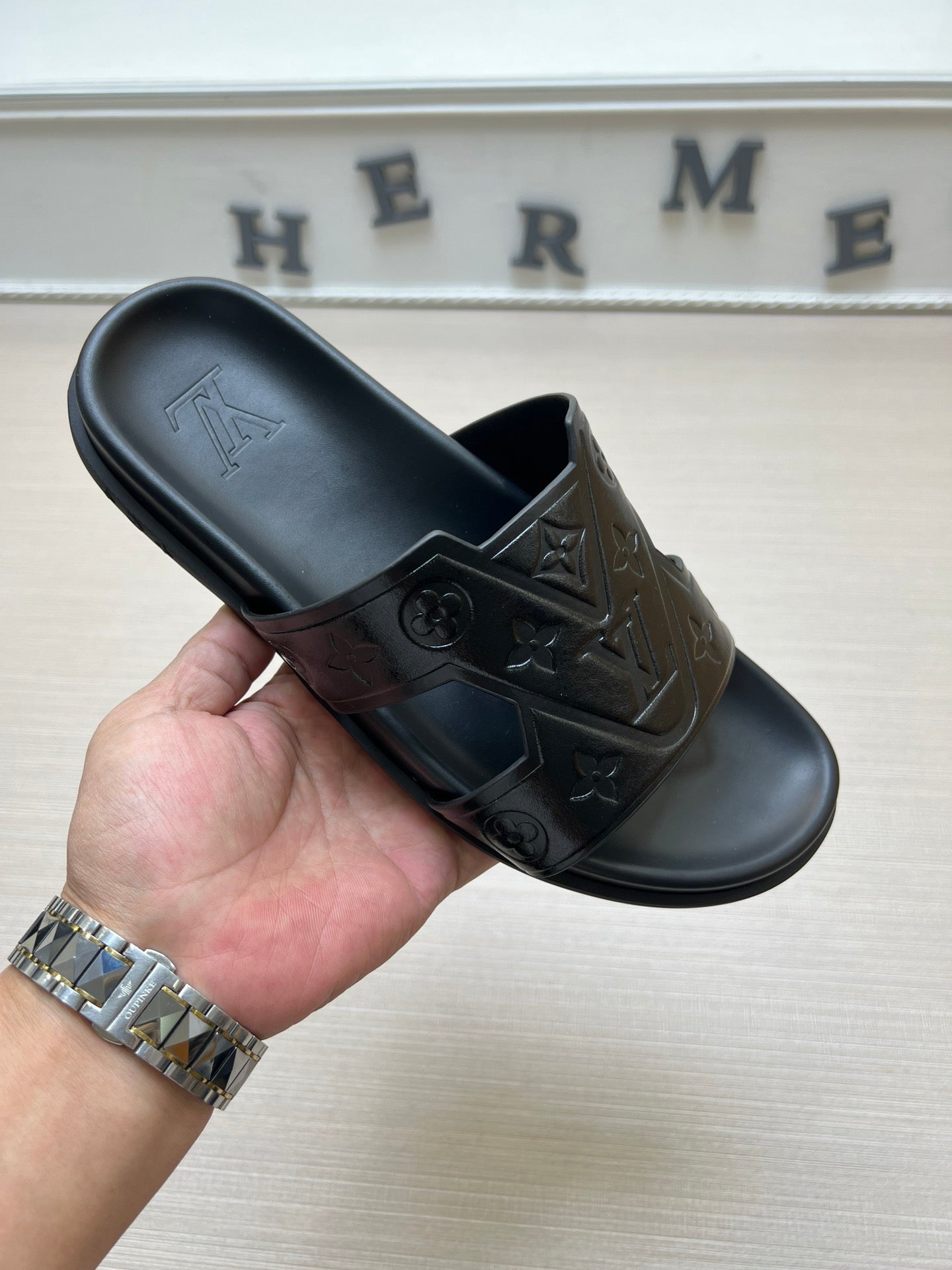 54E67ZDE Stylish slippers