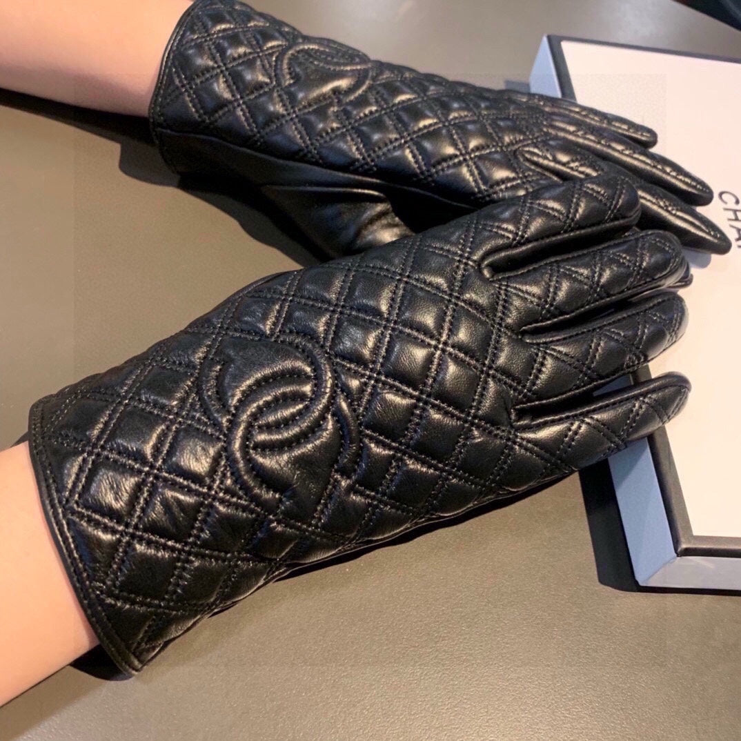 14C35SDE Stylish sheepskin gloves
