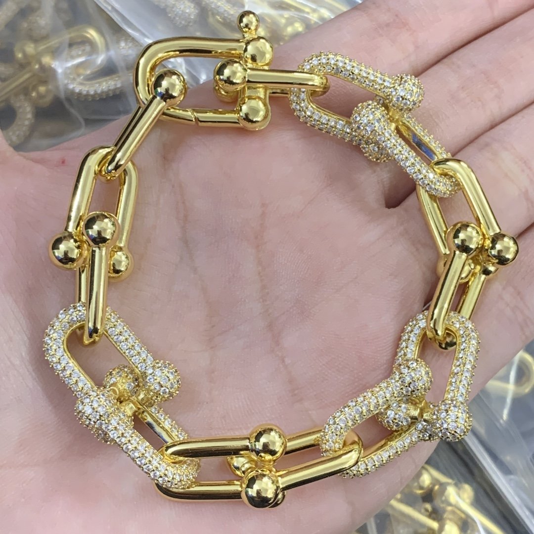 8XT32XDE Stylish Earring Bracelets Necklaces