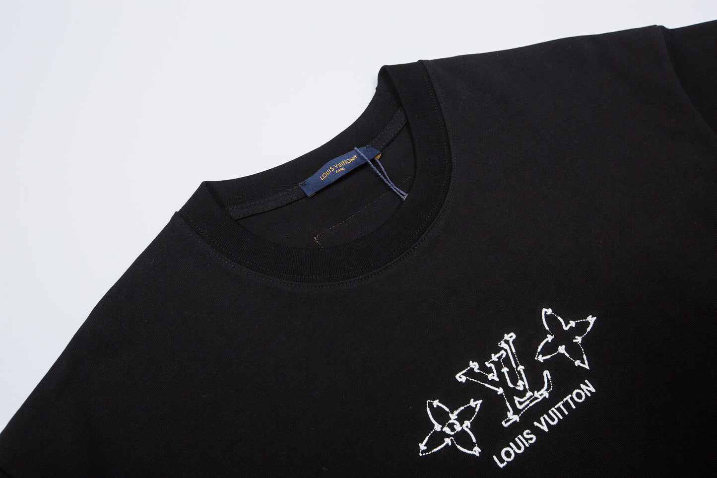 125WE7UDE Stylish T-shirts