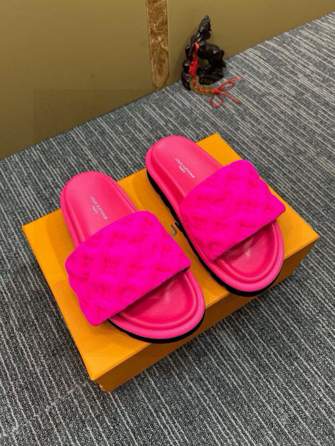 5QE13ZDE Stylish Slippers
