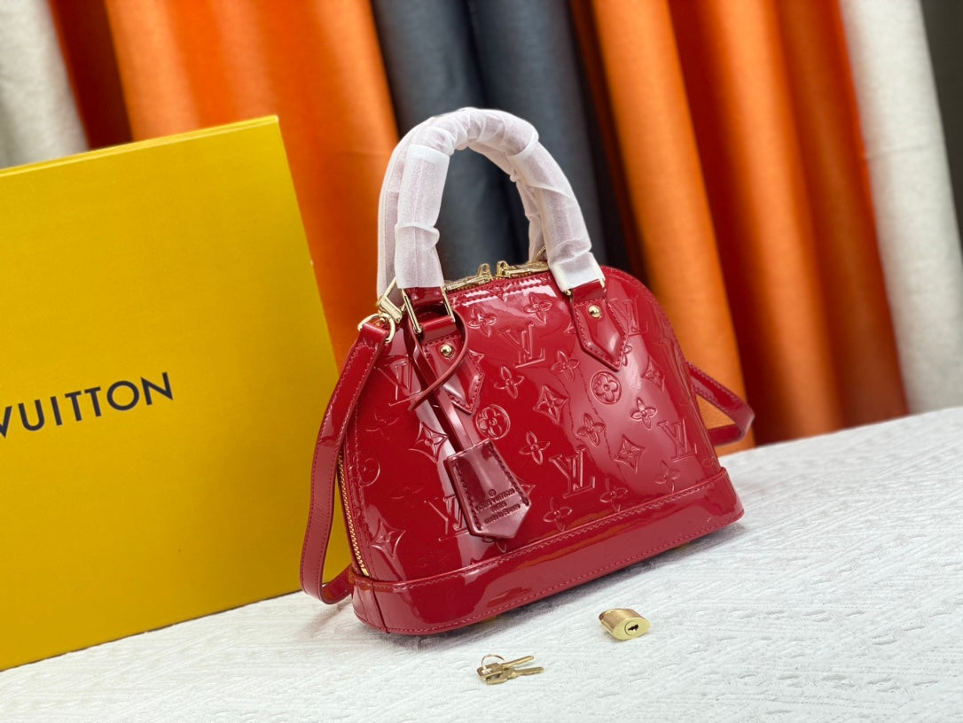 165NE97BDE Stylish leather bag