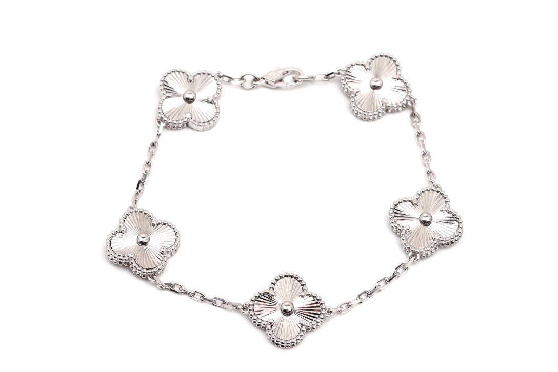 5XVA180KDE Stylish bracelets 5 flowers normal size1.5cm flower