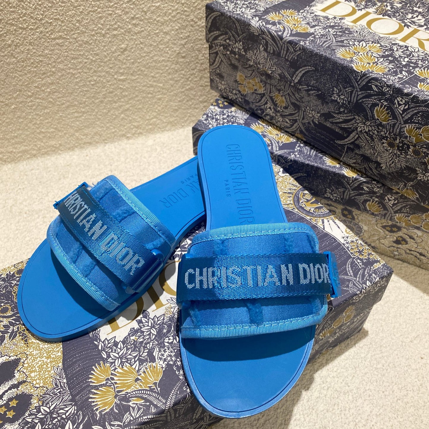 14D16ZDE Stylish slippers