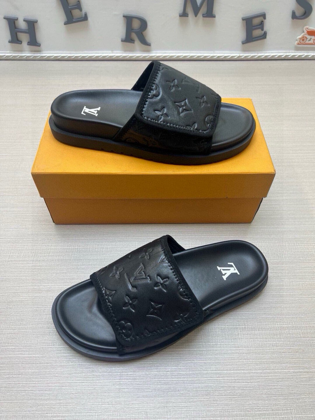 5QE5ZDE Stylish Slippers