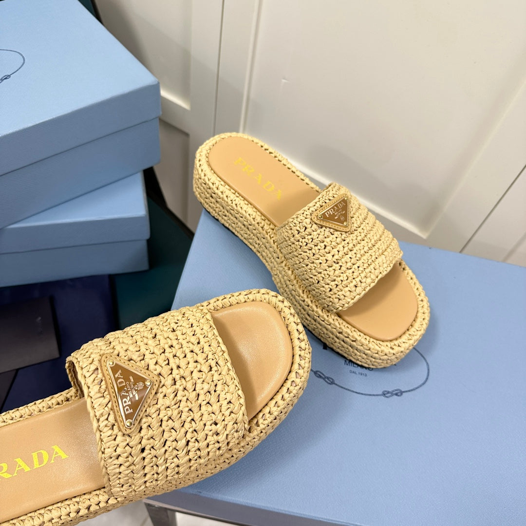 14PD27ZDE Stylish slippers