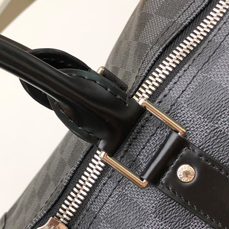 1E066BDE Stylish leather bag