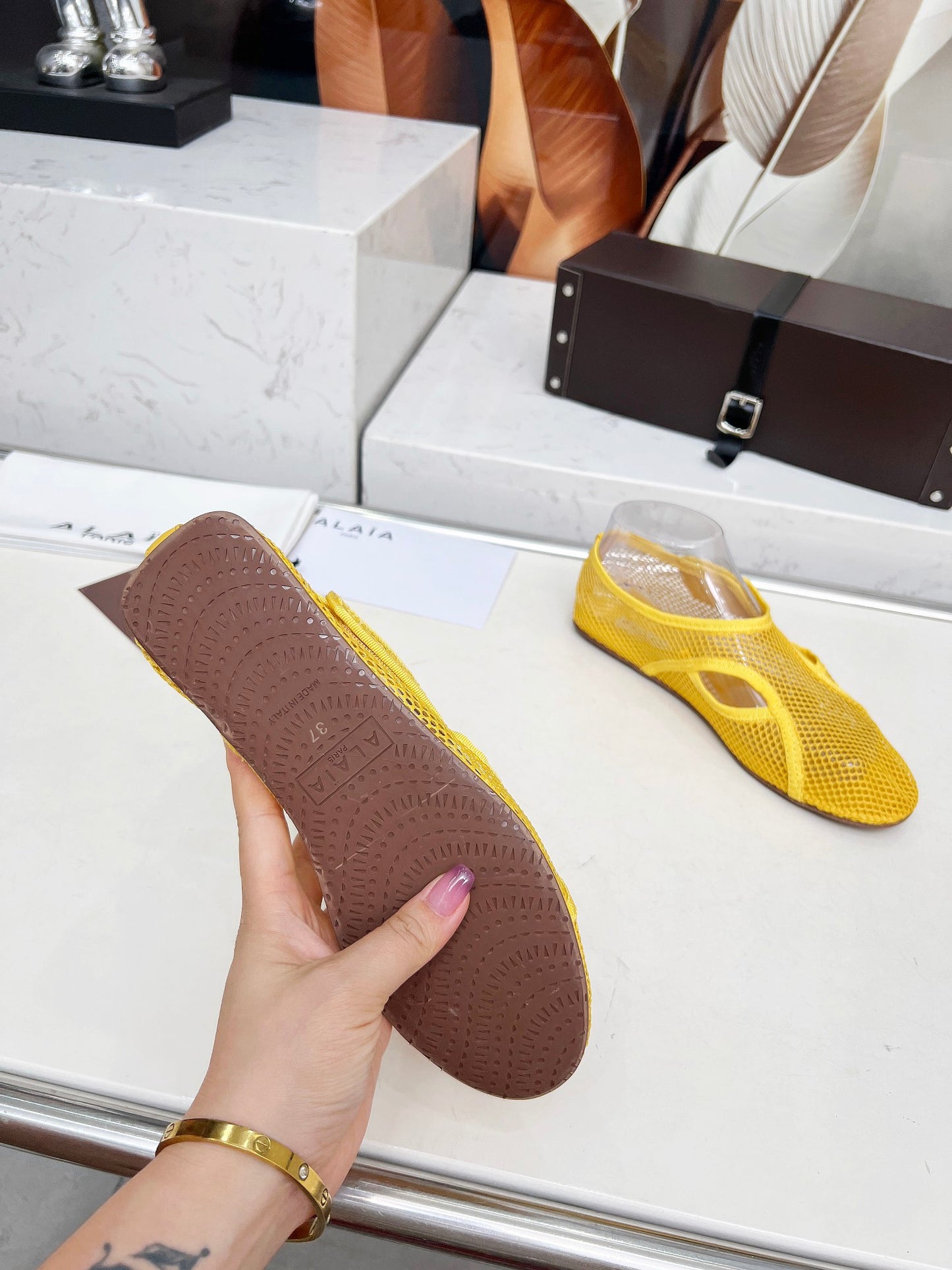255QA24ZDE Stylish leather shoes