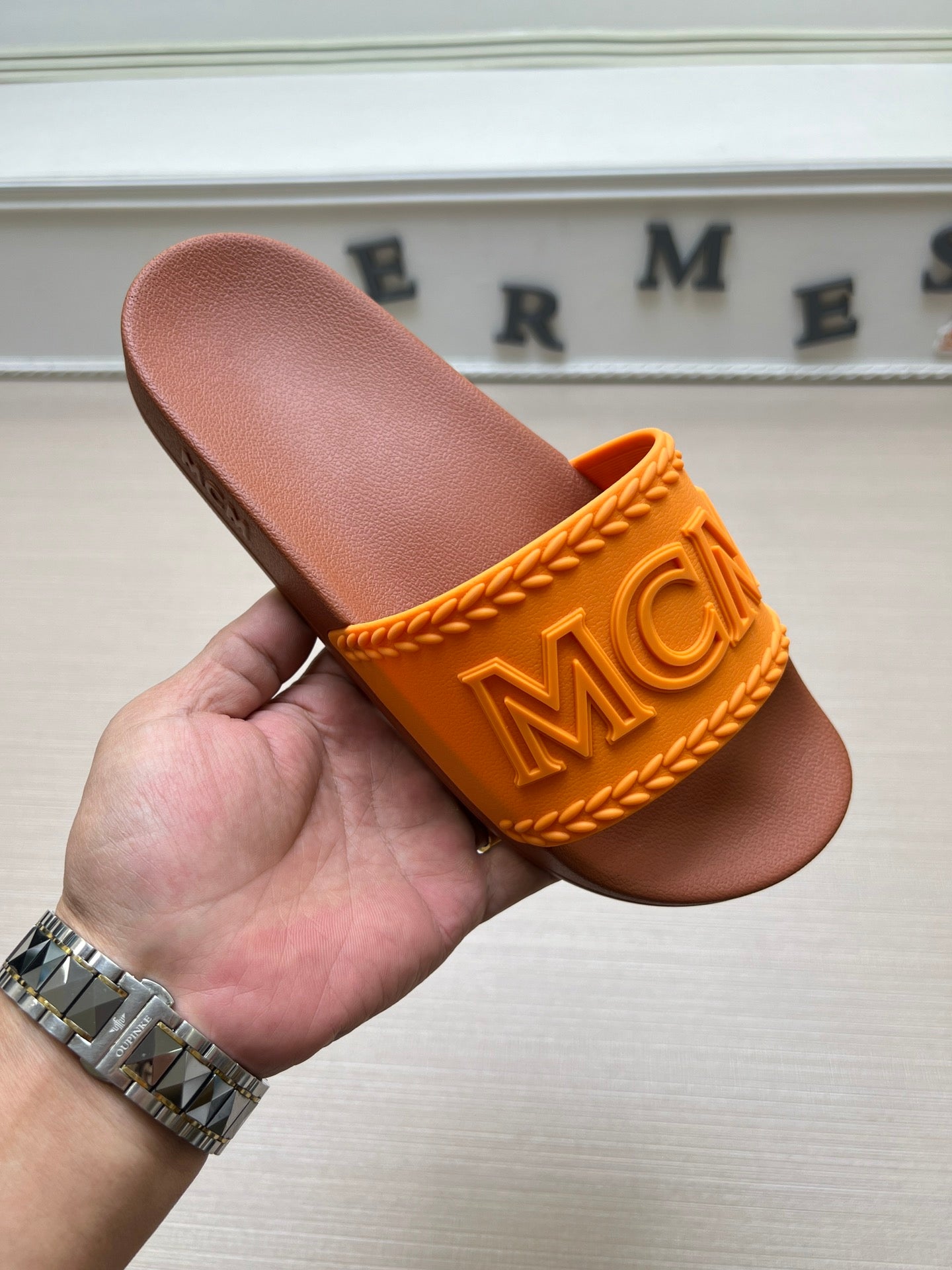 54M42ZDE Stylish slippers