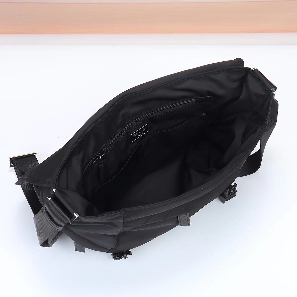 1WP111BDE Stylish nylon fabric bag