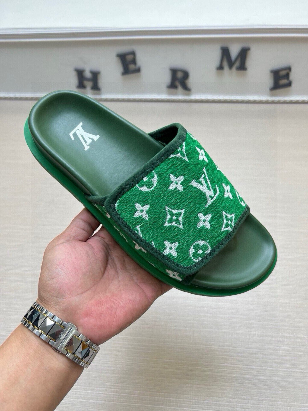 5QE4ZDE Stylish Slippers