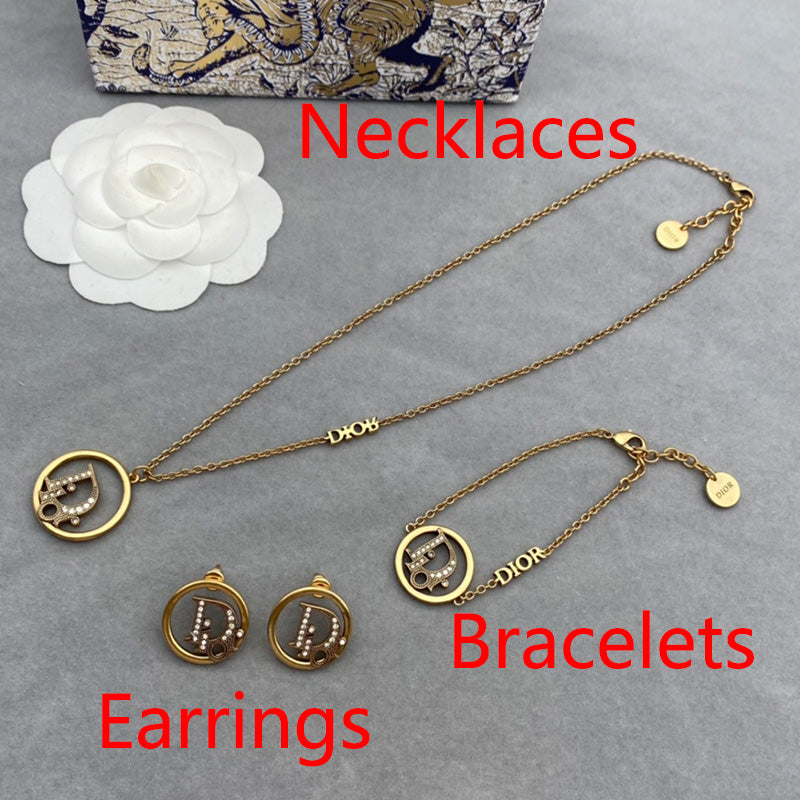 14D252XDE Stylish Rings Earring Bracelets Necklaces