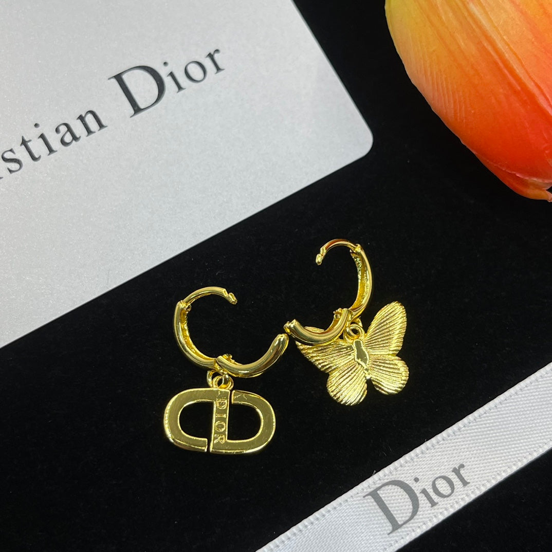 14D1062EDE Stylish Earrings