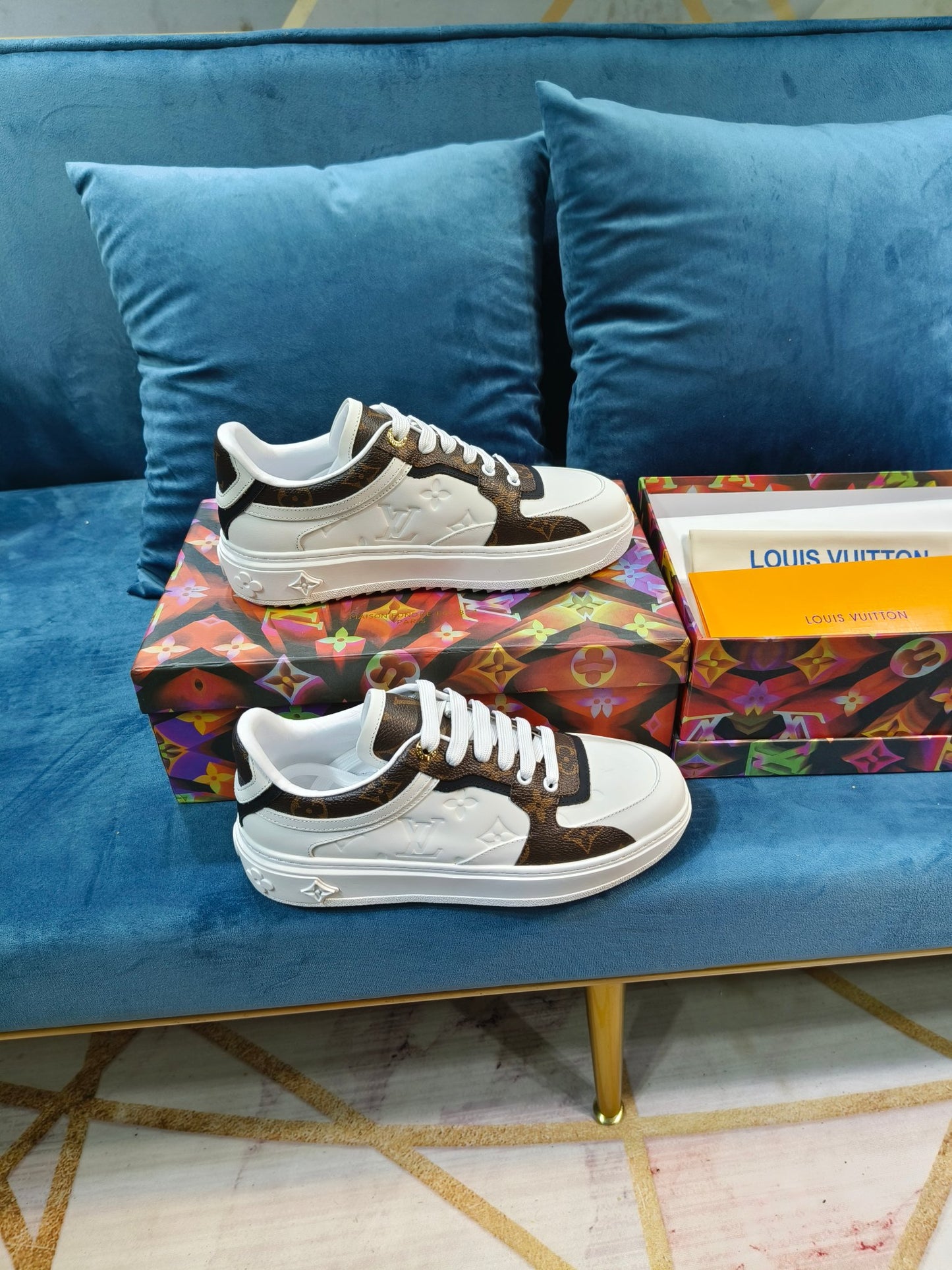 2YE45ZDE Stylish Sneakers