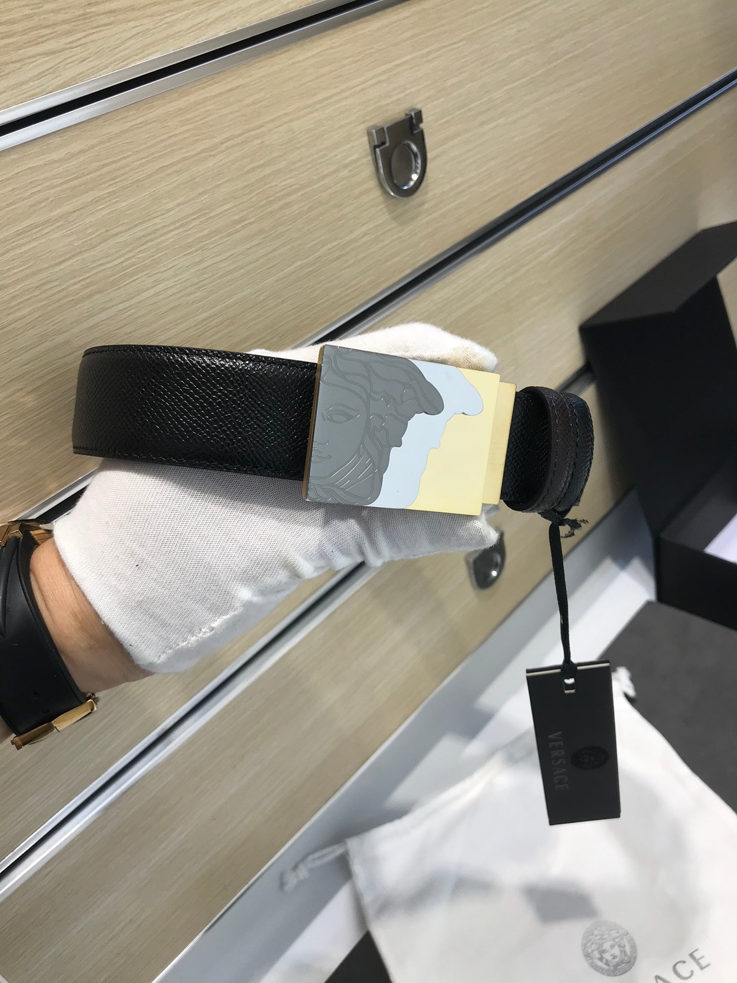 14V84PDE Stylish High quality belt With full package