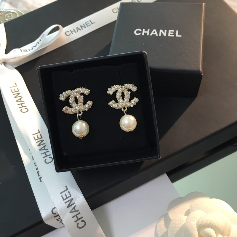 1NC41EDE Stylish Earrings
