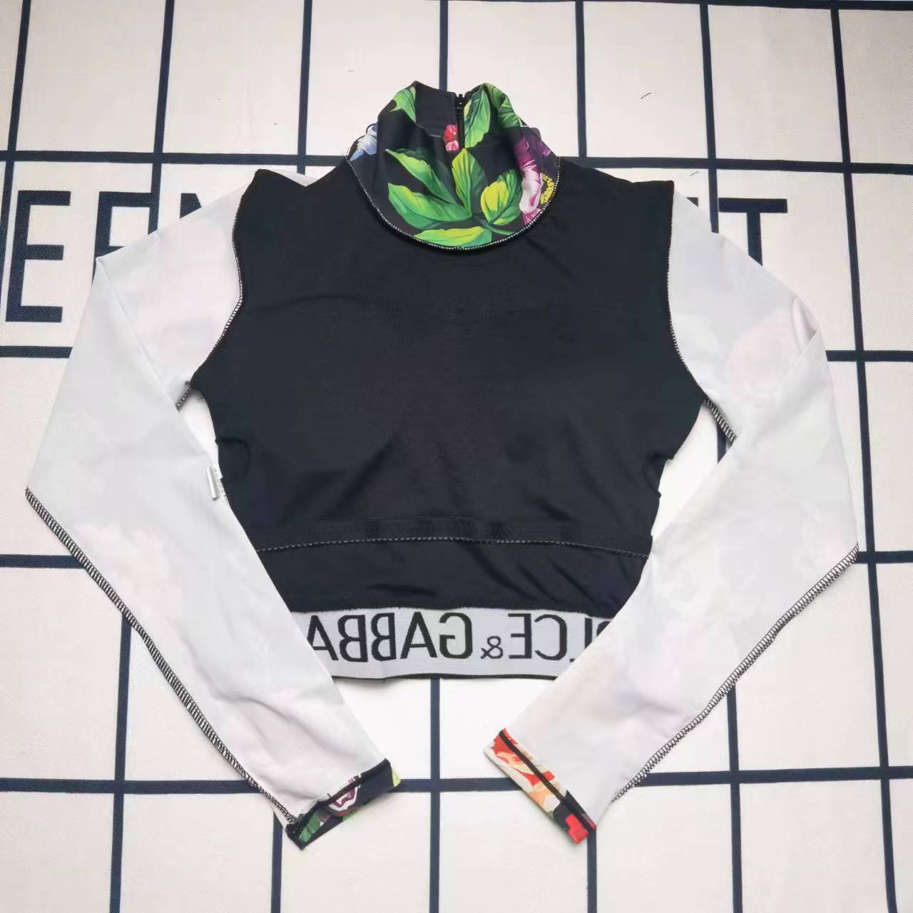 14A47YDE Stylish Long sleeve swimsuit