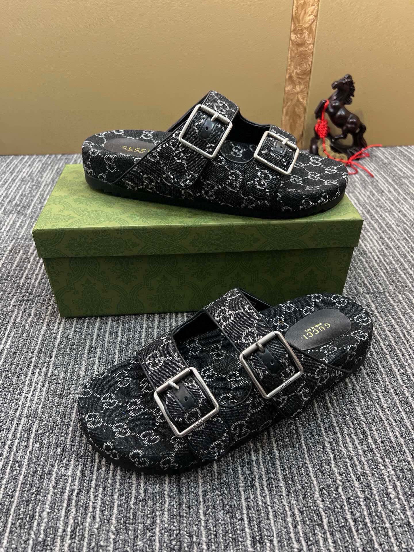 5QB17ZUE Popular shoes