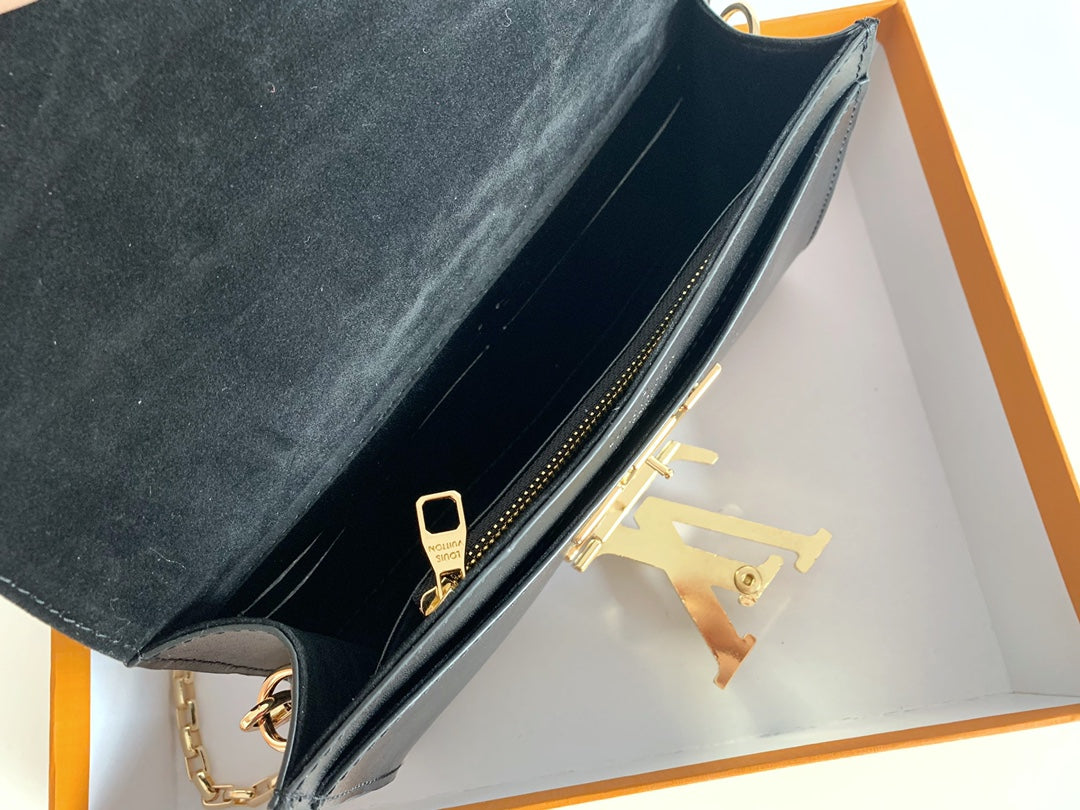 1XE38BDE Stylish leather wallets