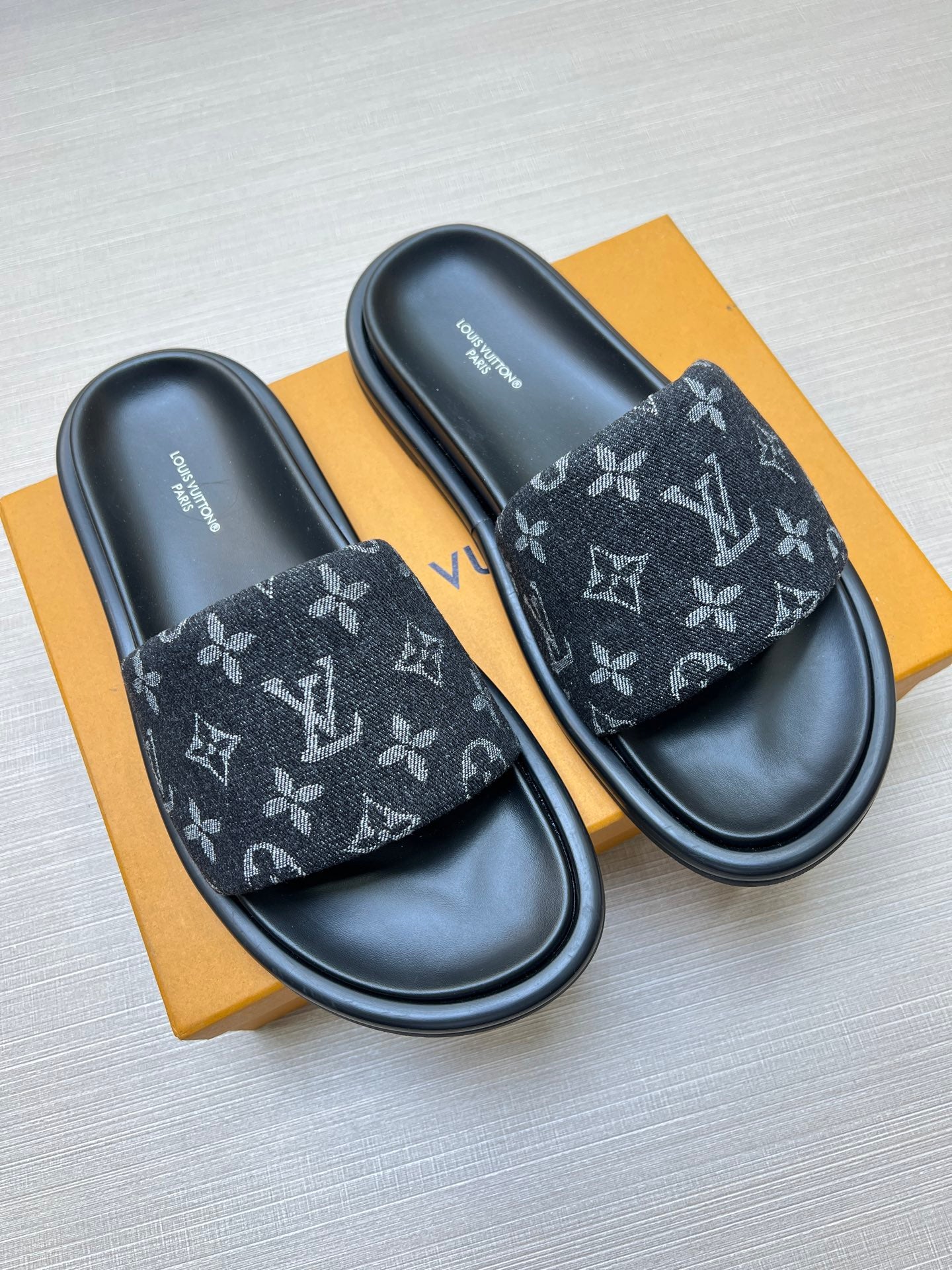 535ZE302ZDE Stylish Slippers