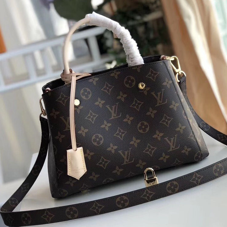 AE35BDE Stylish leather bag