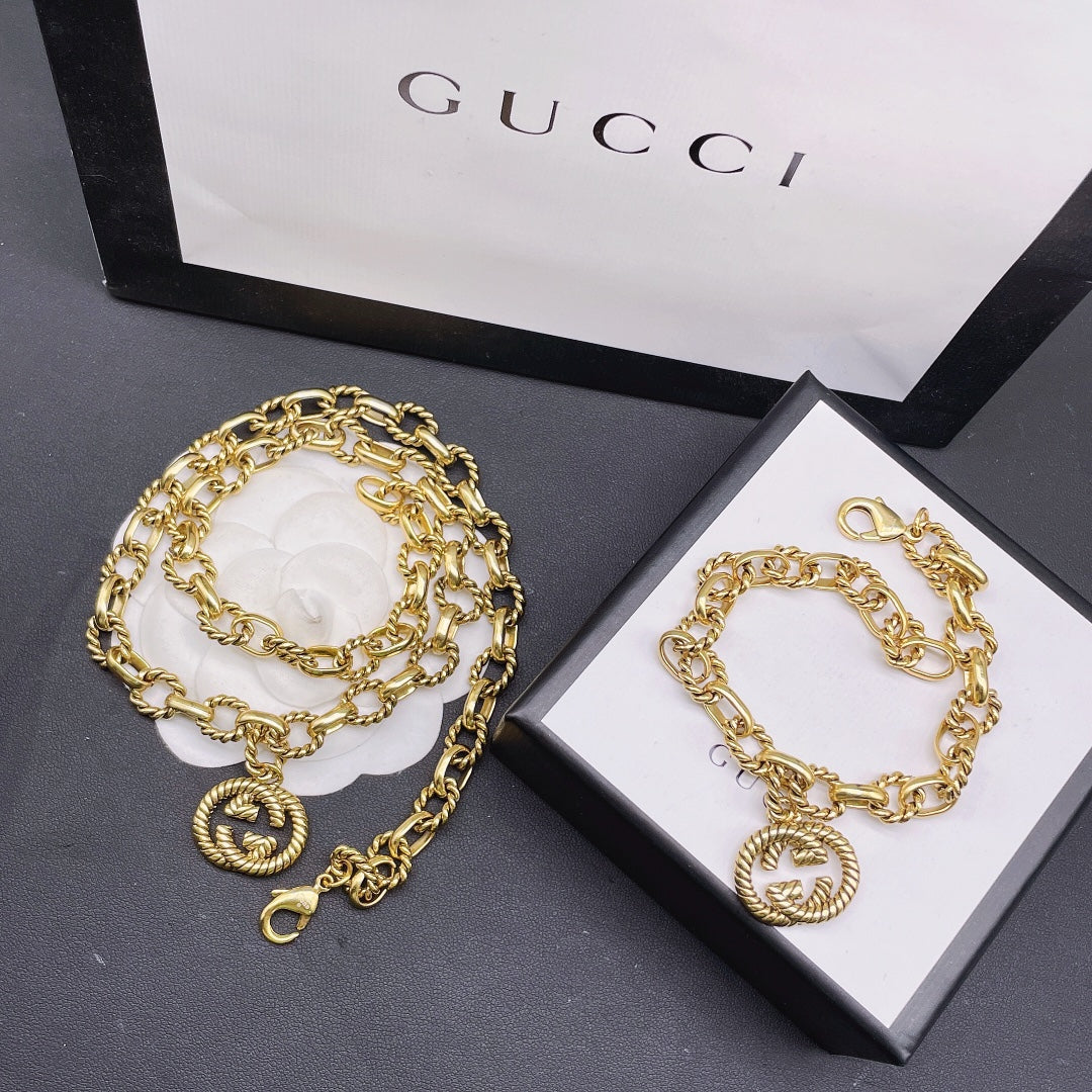1B13XDE Stylish Bracelets