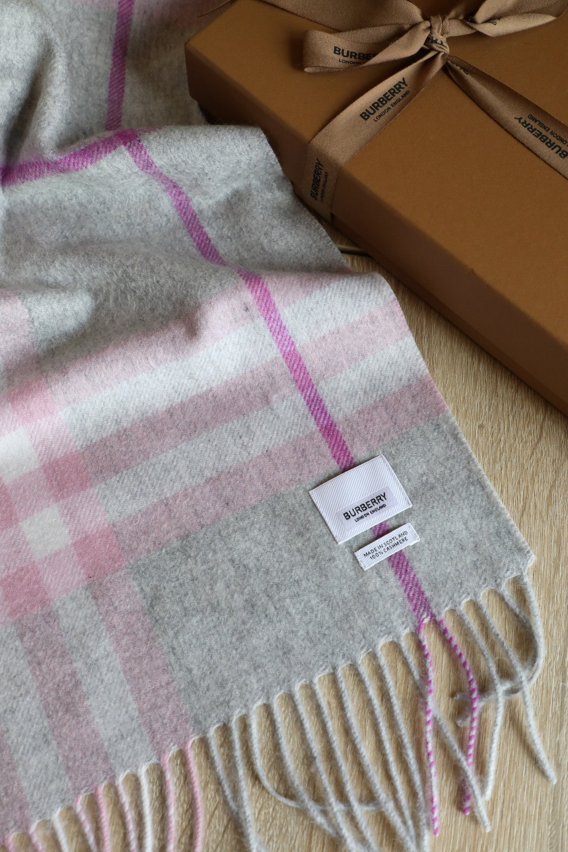 185ZR2WDE Stylish Winter Scarves