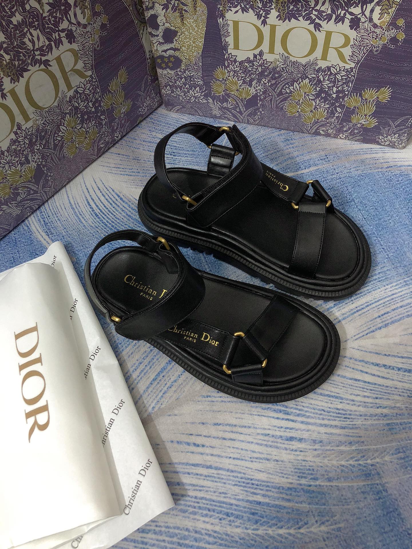 14D8ZDE Stylish sandals