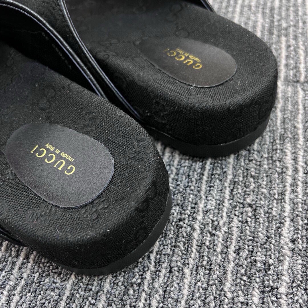 5QB17ZUE Popular shoes