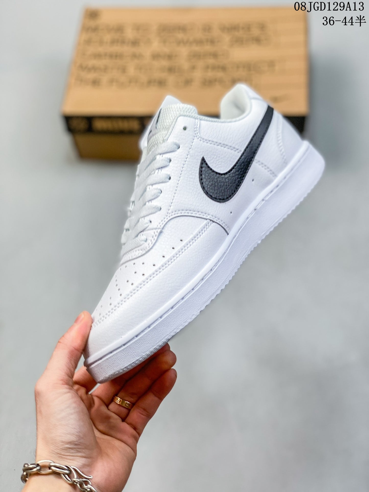 4YN41ZDE Stylish Sneakers (No Box, August-October Big Sale)