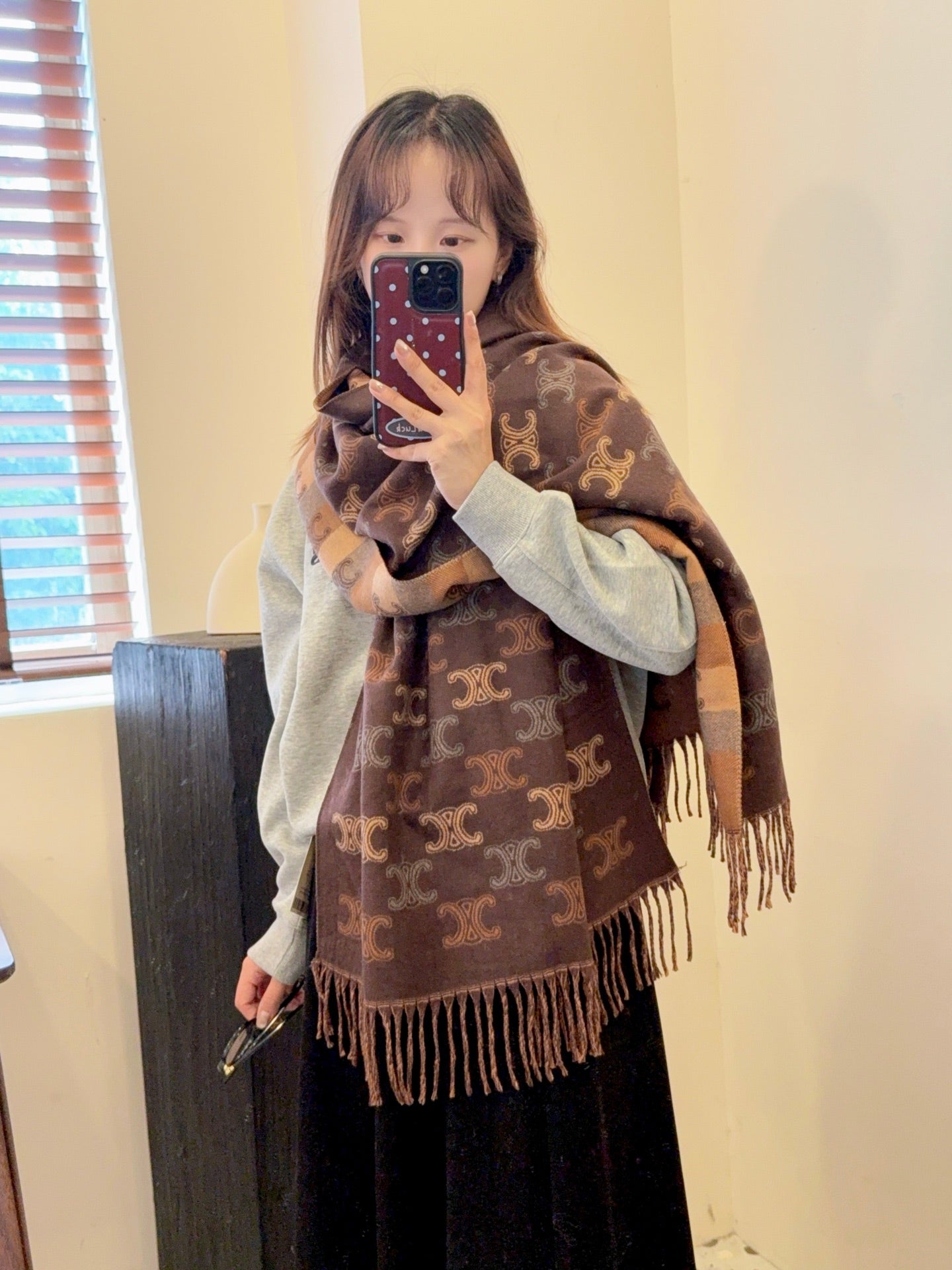 185RF66WDE Stylish Winter Scarves