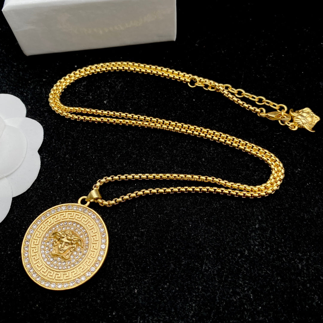 175RV99XDE Stylish Necklace