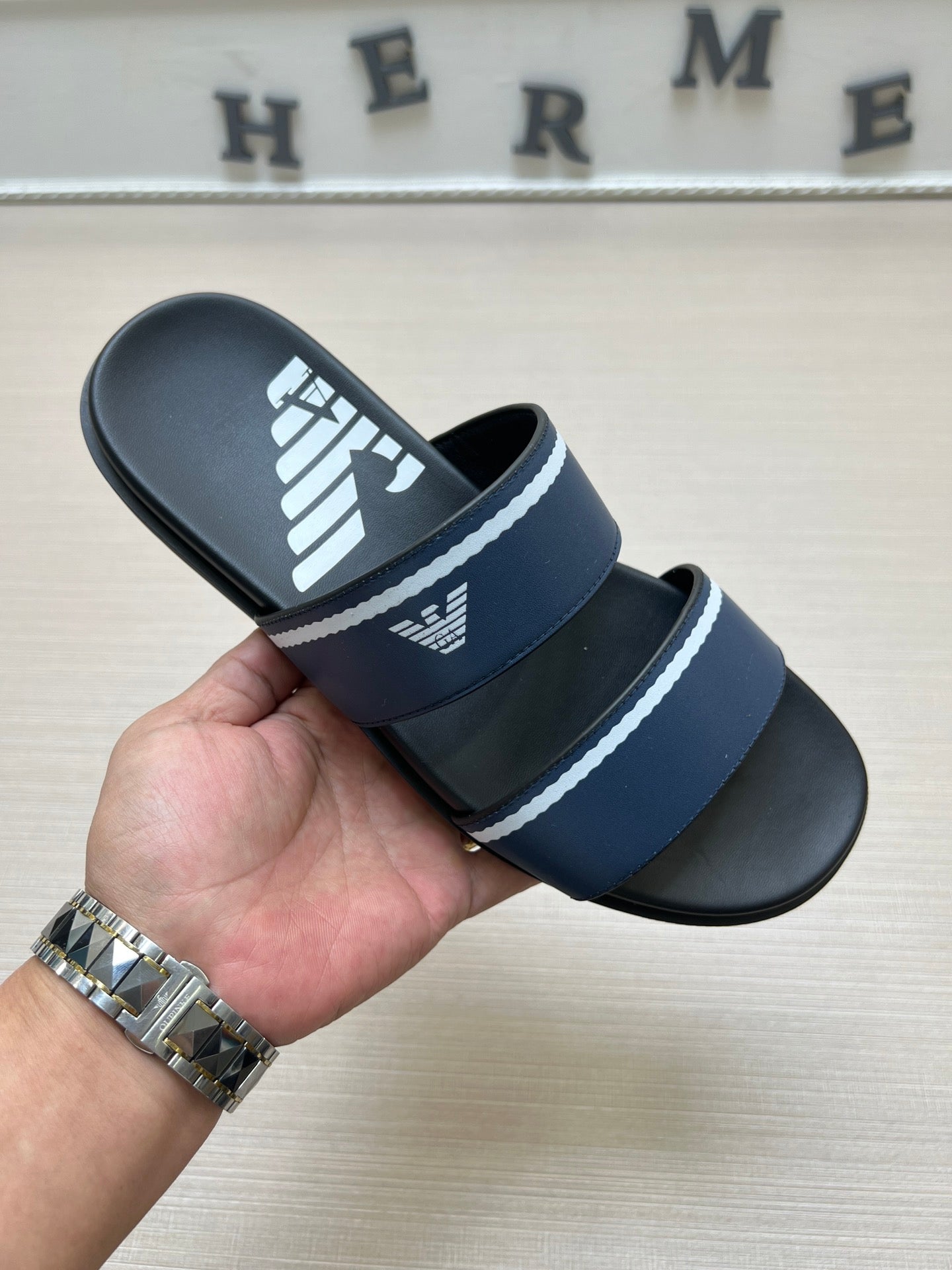 54A104ZDE Stylish slippers